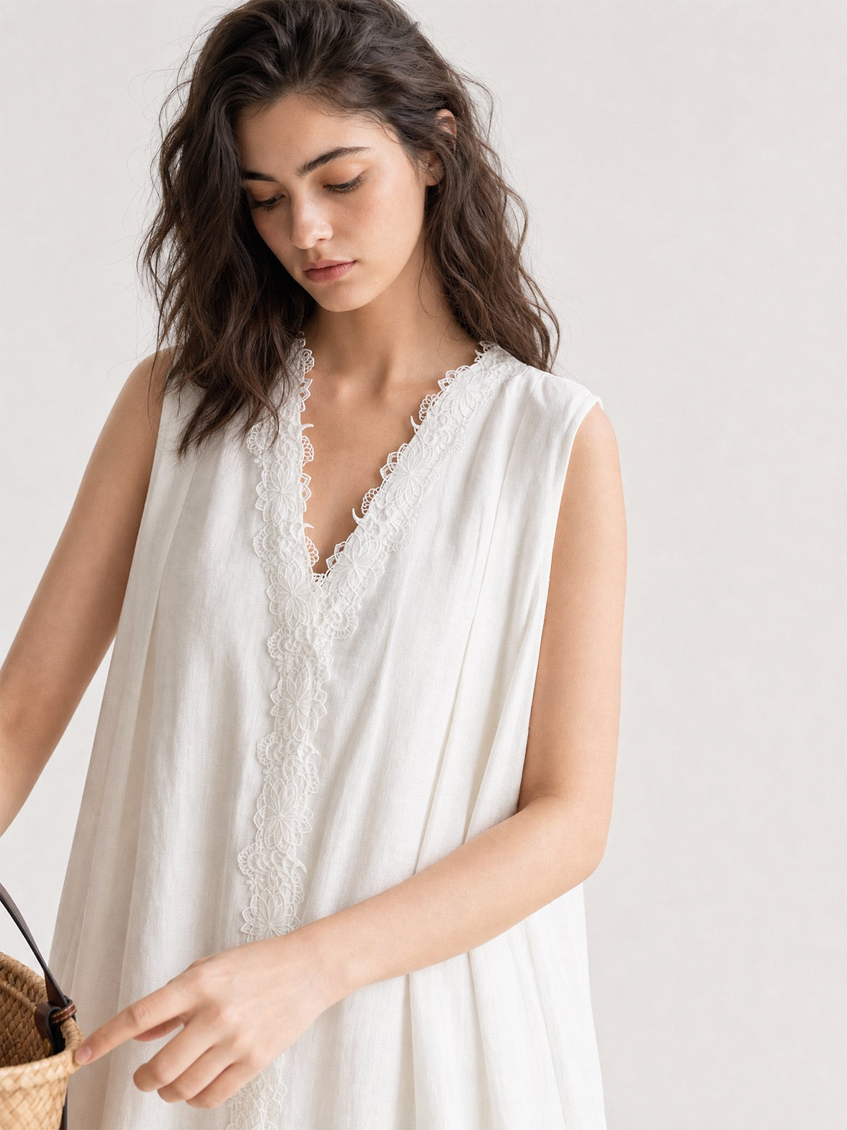 Wind | Lace-Trimmed Linen Midi Dress