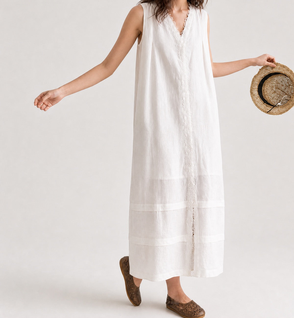 Wind | Lace-Trimmed Linen Midi Dress